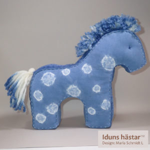 IDUNS hästar Häst 42 Naturlig Indigo 300x300
